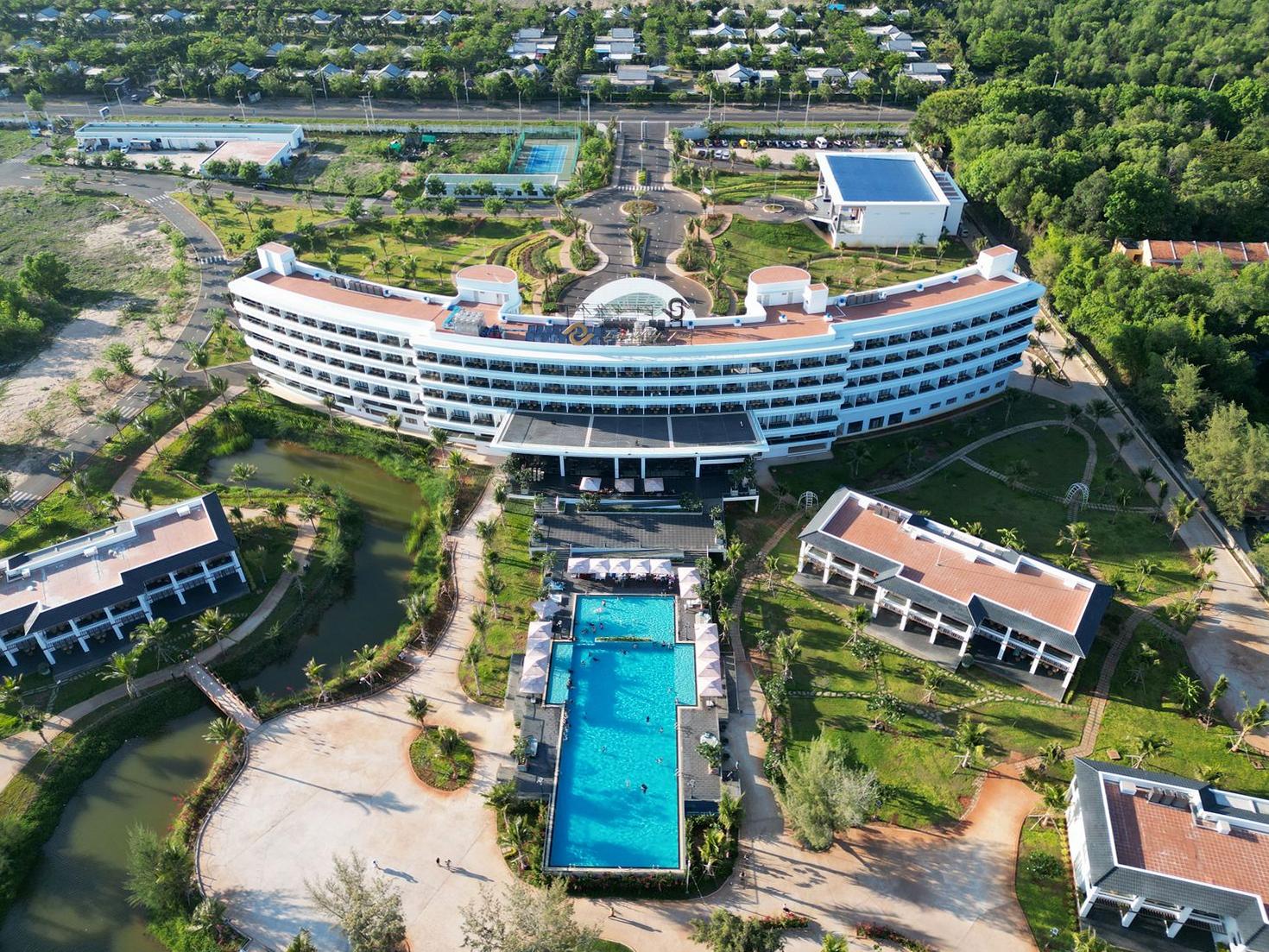 Resort Pool